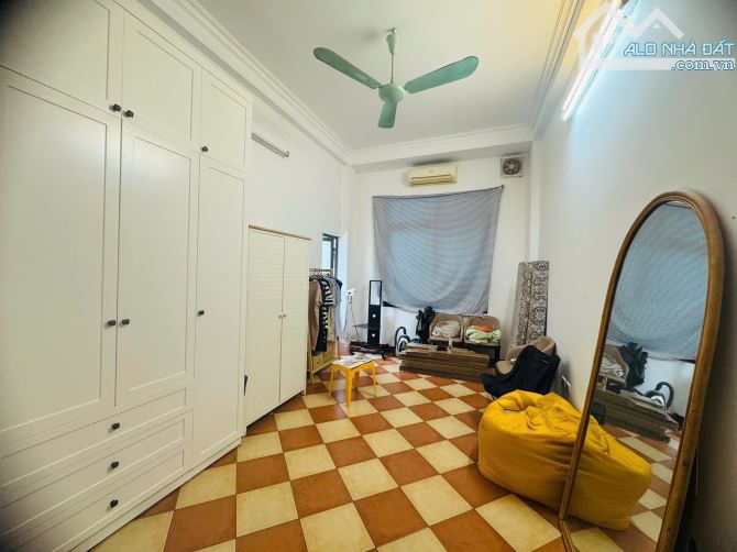 KIM MÃ - CÁCH PHỐ 5M - NHÀ 4 TẦNG GIÁ 12TỶ - 2