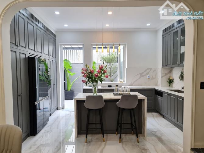 Bán nhà Đức Giang, Long Biên: 40m2, 5 tầng, hơn 5 tỷ, ô tô tránh, view thoáng sáng - 2