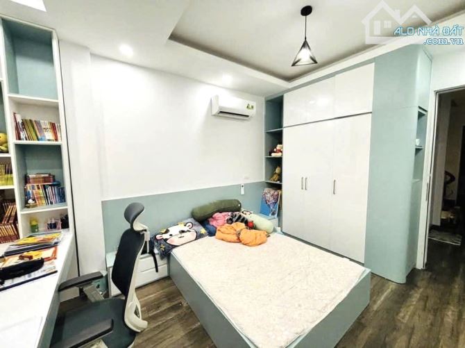 SIÊU PHẨM YÊN HOÀ - 1 NHÀ RA MẶT PHỐ - NGÕ RỘNG 3.5M - Ô TÔ ĐỖ CỬA - 42m2 - giá 13.5 tỷ - 2