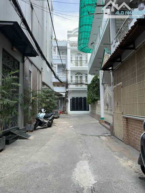 Nhà bán CMT8,Quân 10,ngang 3,2m/nở hậu3,6m× dài 13m,giá:4,2 tỷ - 2