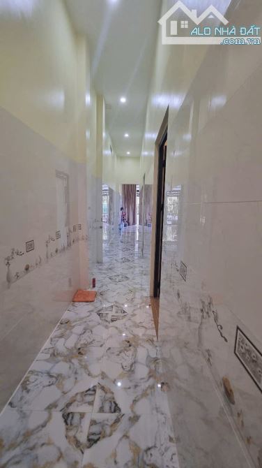 Nhà mới phường 1 thông ra Chu Văn An dân cư đông đúc - 2