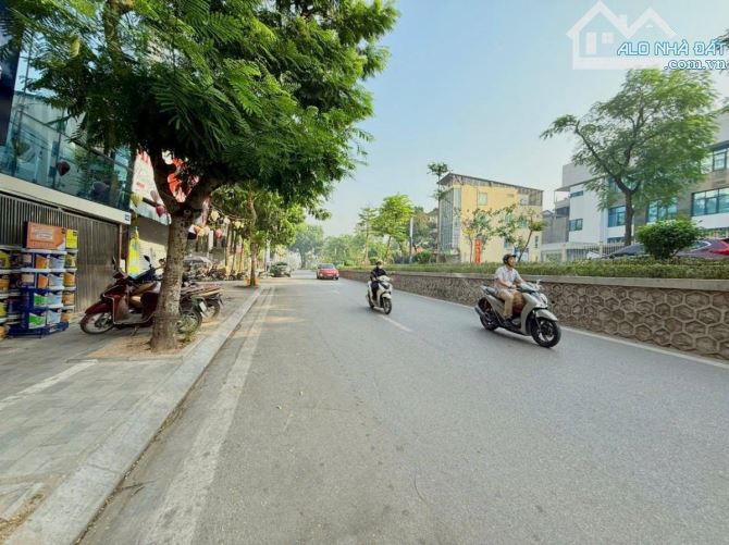 ĐẤT MẶT PHỐ 1 MẶT NGÕ SAU Ô TÔ 35 TỶ 57m MT 4m VỈA HÈ KINH DOANH LẠC LONG QUÂN TÂY HỒ - 2