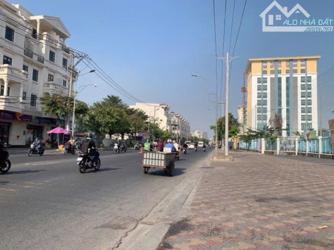 Bán CHDV 2 tầng 16 phòng hẻm 350 Nguyễn Văn Lượng 150m2 giái 16.9 ty. - 2