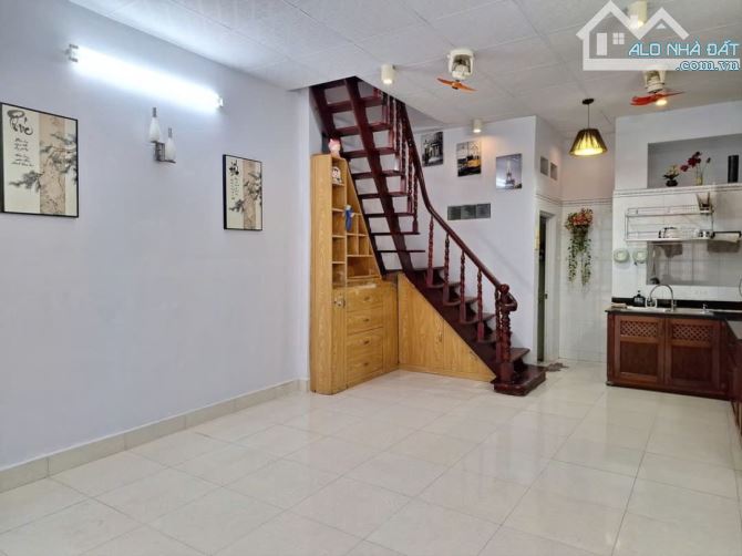 NHÀ TRUNG TÂM QUẬN 10 - GIÁ SIÊU HẤP DẪN - 2