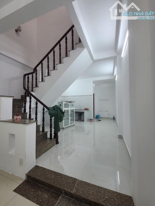 Nhà mới đẹp ngay Lê Trọng Tấn - 2