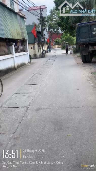 Bán gấp 42,6m2 đất Mai Lâm, ngõ 2.5m, cách 1 nhà ra oto tránh, sát bìa làng. Gần triển lãm - 2