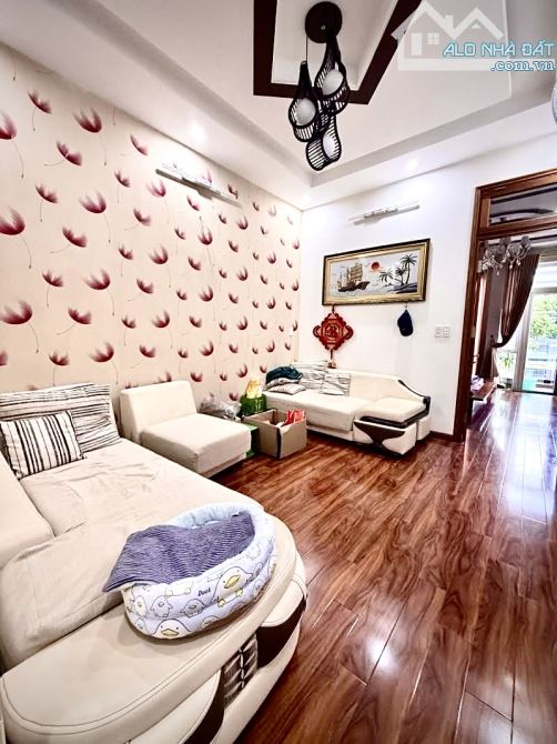 Mặt tiền 4 tầng- Phan Đăng Lưu - Hoà Cường- Giá chỉ 18,5 tỷ - 2