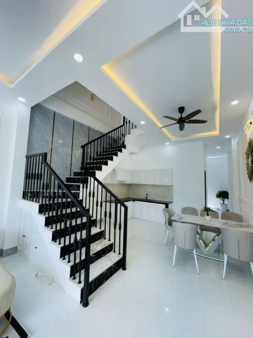 Nhà mới xây dựng tân cổ điển P2, Mỹ Tho, Tiền Giang - 3