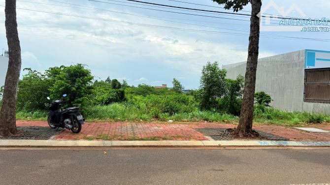 Lô Đất Đường Số 8 Long Điền DT: 5x20 (100m2 full thổ cư) Đường nhựa 8m vỉa hè 5m - 3
