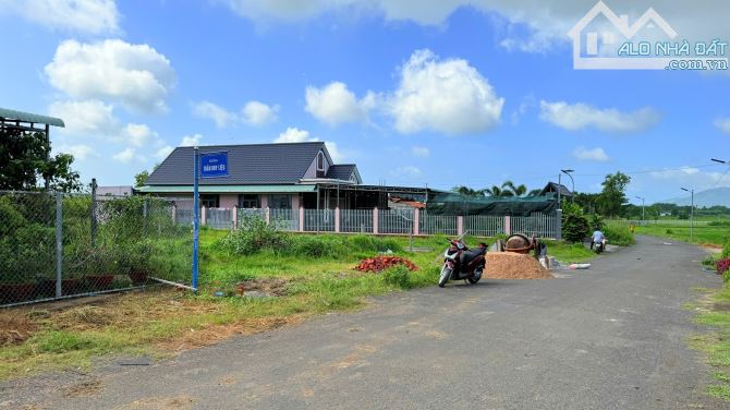 TT Đất Đỏ ( Xã Đất Đỏ- TP HCM)  Lô đất ngang 15m giá 2.45 tỷ - 3