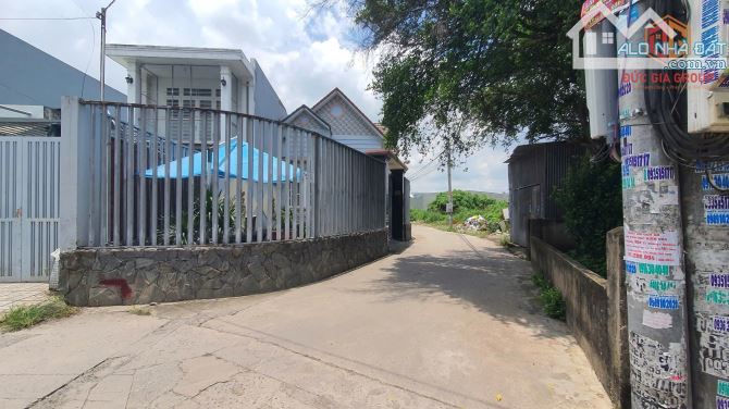 BÁN NHÀ CẤP 4 GÓC 2 MẶT TIỀN GẦN TRƯỜNG THCS TÂN PHONG GIÁ 4,7 TỶ - 3