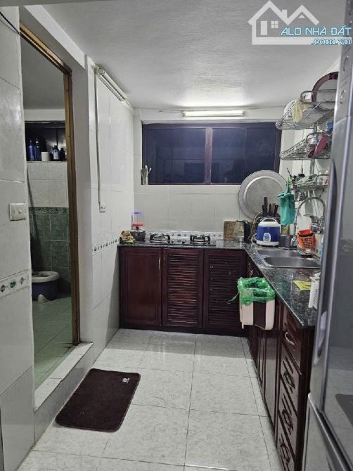 Ngọc Lâm bán gấp căn hộ tập thế 100m2 3PN sổ 2009 chỉ nhỉnh 3 tỷ - 3