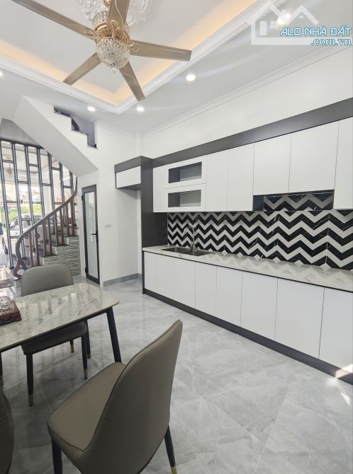 Bán nhà Đông Mỹ, Thanh Trì 45m2 x 4 tầng, đường thông, kinh doanh, ô tô tránh - 3
