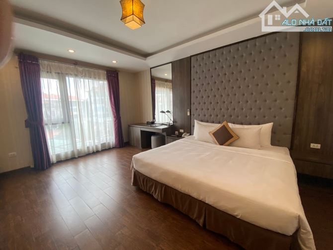 BÁN KHÁCH SẠN 13 TẦNG PHỐ NGUYỄN KHÁNH TOÀN 288M2, MT 10M 215 TỶ. - 3