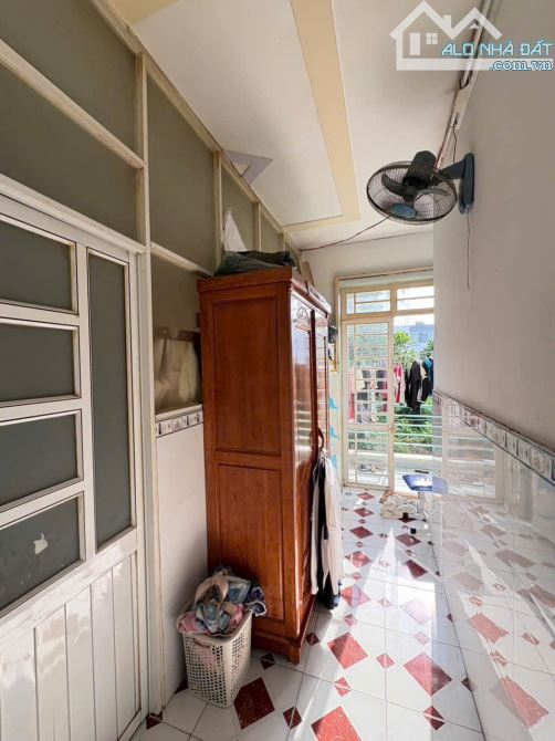 Nhà phố khu vực trung tâm gần chợ Dĩ An 1 và BigC Go - 3