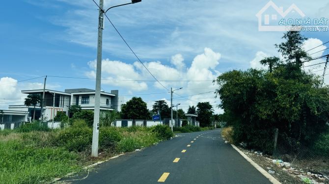500m2 ngang 17m có 120tc Cao Văn Ngọc TT Đất Đỏ giá chỉ 3tỷ - 3