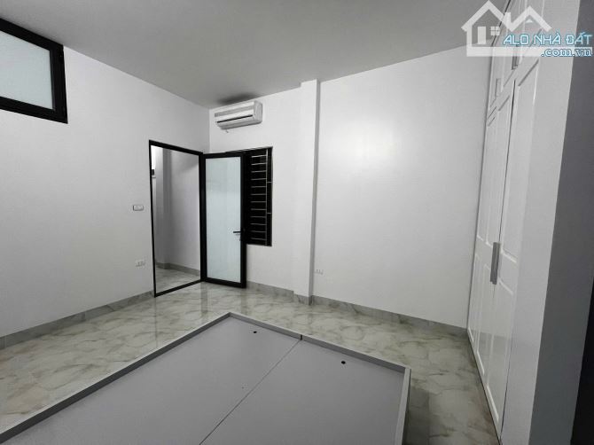 Nhà đẹp đường Láng mới tinh 80m ra ô tô thông Chùa Láng 4 tầng 40m2 4PN đủ nội thất ở luôn - 3