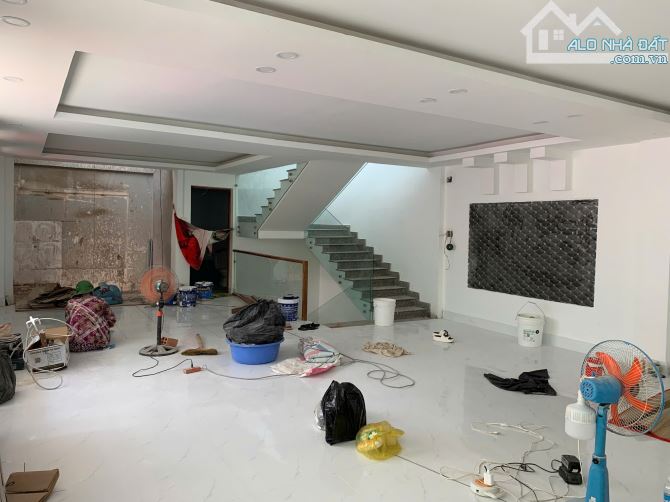 TÒA NHÀ 5 LẦU - 7x17 - TRỐNG SUỐT CÓ THANG MÁY - MT TRẦN VĂN KIỂU Q6 - 3