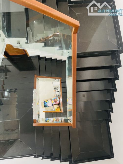 MT HUỲNH NGỌC HUỆ 100m2 nhà siêu đẹp - 3