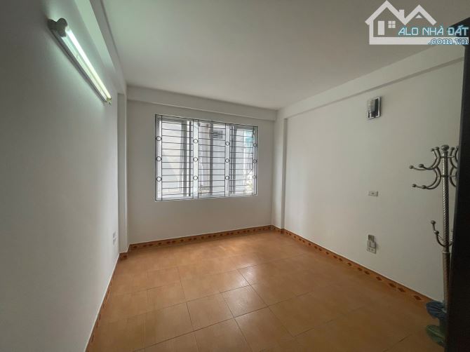 Bán nhà Liẻn Ninh, Thanh Trì diện tích 37m2, 3 tầng, Ô tô - 3