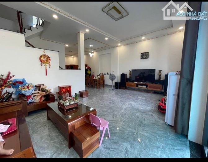 Nhà Đẹp 250m² – Tự Xây Kiên Cố – Sân 3 Ô Tô – Full Nội Thất – Giá Chỉ 6,3 Tỷ - 3