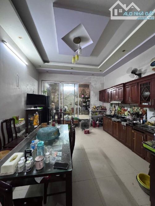 CHỦ SỐT bán nhà Cầu Giấy, 80m x 4 tầng giá 16,5 tỷ, dân xây, mua ở - đầu tư đỉnh. - 3