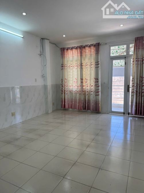Bán nhà 4 tầng hẻm 2,5m qh 5m cách 2/4 chỉ 10m. Vạn Thắng. Ngang 4,15m cách chợ đầm 300m - 3