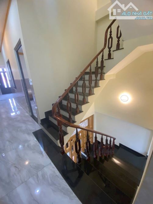 Bán gấp!! NHÀ Ở NGAY, DT 76M2 ( 4 x 18.8 ), MT 20M, DÂN TRÍ, 4 ĐỒNG TL - 3