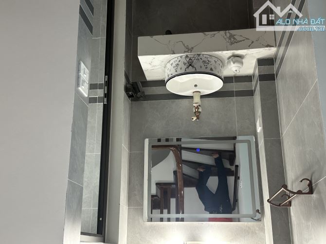 Chính chủ bán nhà 5tầng  phố Nguyễn khang ngõ ô tô đỗ cửa - 3