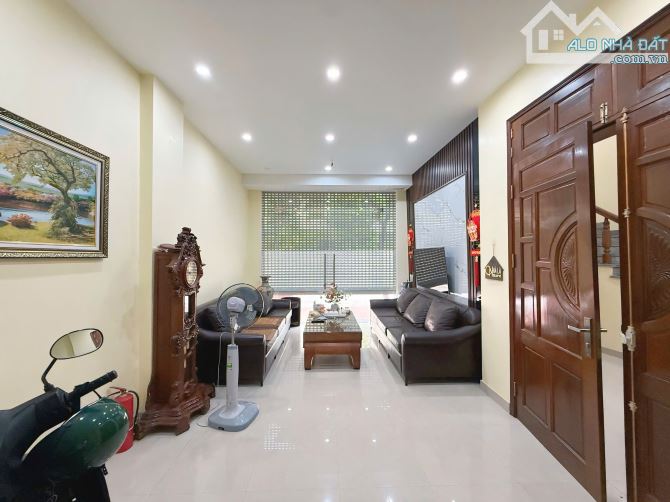 NHÀ Lô Góc - Lô 9 Mở rộng - 3 mặt đường- Nội thất siêu sang để lại toàn bộ - 3