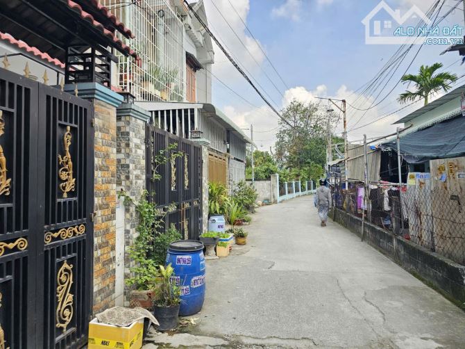 Nhà phố gần trung tâm y tế Dĩ An, phường Tân Đông Hiệp, TP Dĩ  An - 3