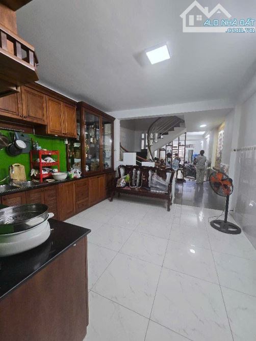 Bán nhà 5 tầng Nguyễn Thị Thập (cách MT 25m); thu nhập 360tr/năm; pháp lý chuẩn - 3