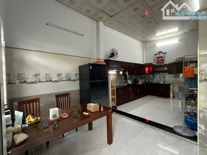 Nhíc nhẹ 4TỶ Lẻ Tí Ti, Biệt Thự Sân Vườn SHR nhà 2 Sẹc Ngắn, 2 Tầng Lửng Mới, DT 140m2 - 3