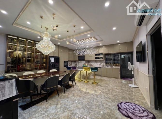 Biệt thự 3 tầng, 5 phòng ngủ, nội thất cao cấp - Đường 7m5, Hòa Xuân, Đà Nẵng - Giá 20 tỷ - 3