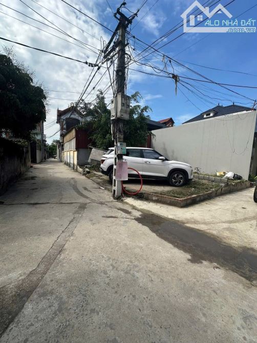 Anh trai cần bán mảnh đất lô góc. Diện tích 40m. Chỉ 2ty100. Sát chợ trâu, trường  hoc …. - 3