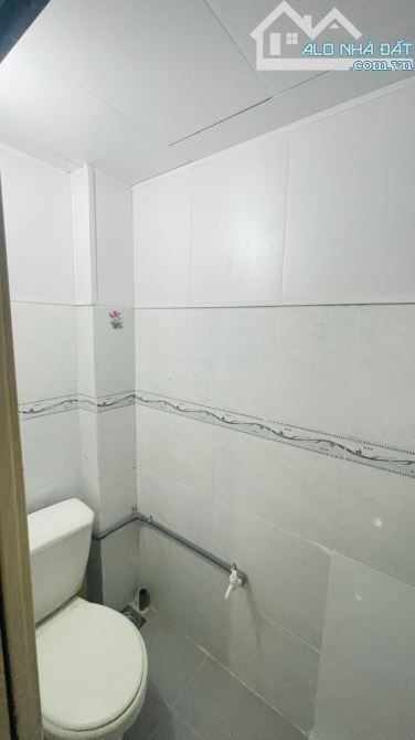 Bán nhà HẺM XE TẢI Bắc Hải Q.10, mua là có lãi, sổ vuông A4, 2PN, chỉ 2.x tỷ - 3