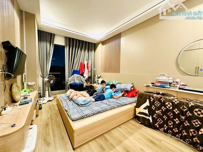 💥 💥 Trương Định- Dân xây chất - 2 bước lên ô tô- 5 Tầng - 30m - Zá chỉ 5.65 tỷ  ✅Sổ đẹp - 3