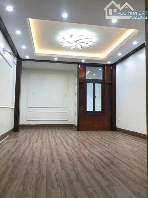 Bán nhà lô góc 5 tầng Việt Hưng, Long Biên – khu dân trí cao - diện tích rộng 62m2, giá rẻ - 3