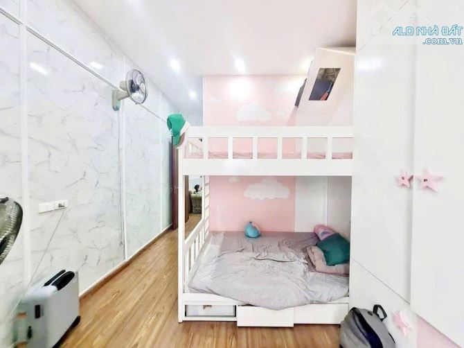 BÁN NHÀ PHỐ NGUYÊN HỒNG, ĐỐNG ĐA - 49M² x 5T - VỈA HÈ Ô TÔ TRÁNH - KINH DOANH- GIÁ 23.7 TỶ - 4