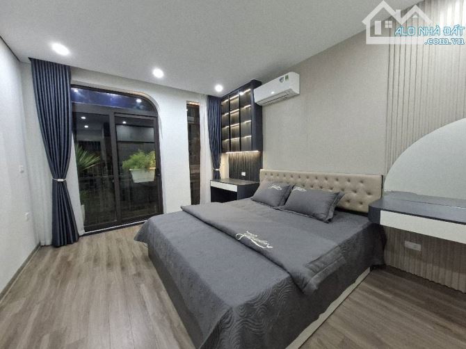 Bán Nhà Phố Cổ Linh -Thạch Bàn:Dt44m2 6Tầng,Gara Ôtô, Full Nội Thất Gần Chợ, Eon, công viê - 4