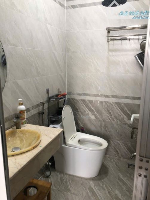 GẤP BÁN NHÀ 3 TẦNG – DT 61M², NGANG 5.5M – LÀNG TĂNG PHÚ, TNP A - 4