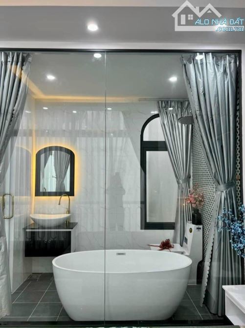 BÁN NHÀ 1 TRỆT 3 LẦU HẺM Ô TÔ TRANH NHAU HOÀNG HOA THÁM, GẦN BIỂN BÃI TRƯỚC - 4