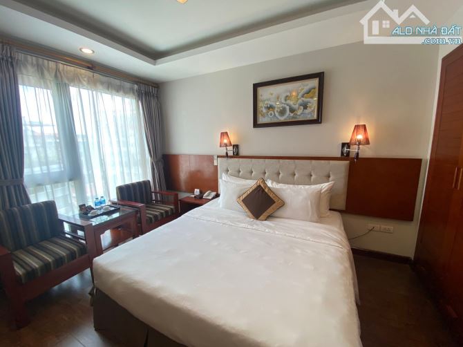 BÁN KHÁCH SẠN 13 TẦNG PHỐ NGUYỄN KHÁNH TOÀN 288M2, MT 10M 215 TỶ. - 4