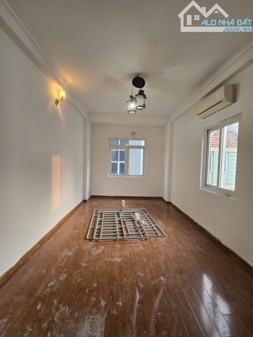 TAM TRINH-MINH KHAI-NGÕ 3 GÁC TRÁNH-GẦN PHỐ-LÔ GÓC-6 TẦNG NHÀ ĐẸP - 4