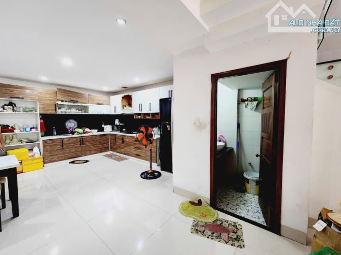 MT HUỲNH NGỌC HUỆ 100m2 nhà siêu đẹp - 4