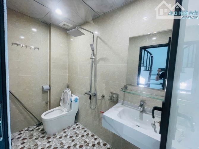 B.Á.N NHÀ ĐAN PHƯỢNG , 3 BƯỚC RA MẶT PHỐ, DÂN XÂY ĐƠN LẬP, GẦN VIN 38M2, 5 TỶ 5 - 4
