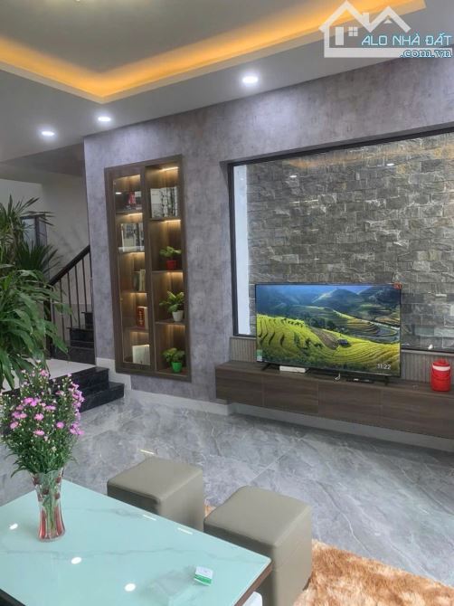 SIÊU PHẨM BIỆT THỰ 3 TẦNG – KIỆT Ô TÔ – TRƯỜNG CHINH – GẦN SÂN BAY - CHỈ 6 TỶ X - 4
