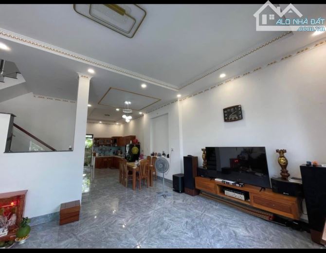 Nhà Đẹp 250m² – Tự Xây Kiên Cố – Sân 3 Ô Tô – Full Nội Thất – Giá Chỉ 6,3 Tỷ - 4
