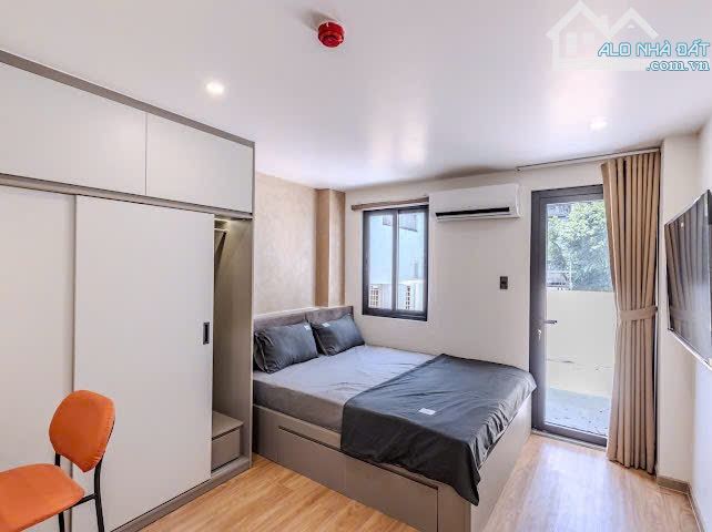 CĂN HỘ STUDIO FULL NỘI THẤT BAN CÔNG NGAY TRUNG TÂM QUẬN 1 - 4