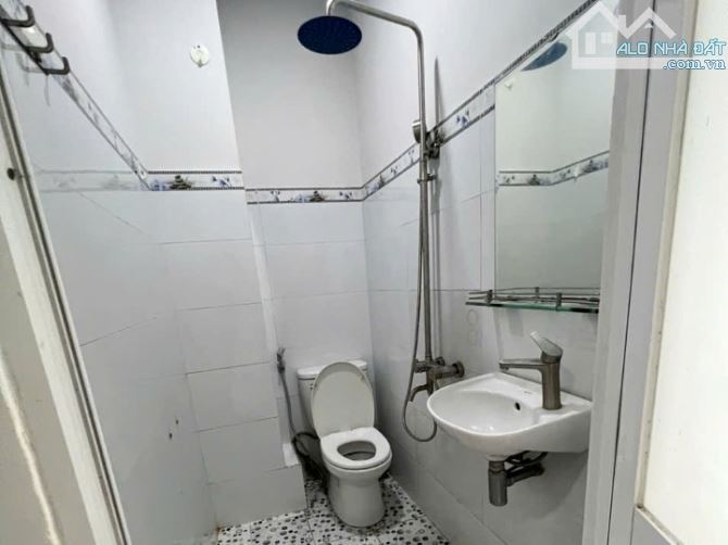 Cần bán nhà đẹp trung tâm 3 lầu đúc kiên cố hẻm Hòa Hưng, Q10 - 4